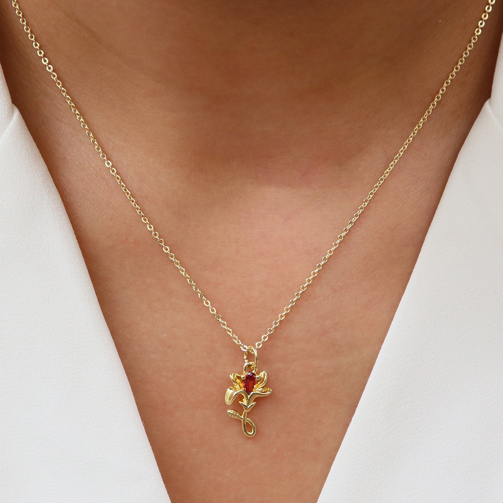 Wholesale Cute little zircon flower pendant necklace