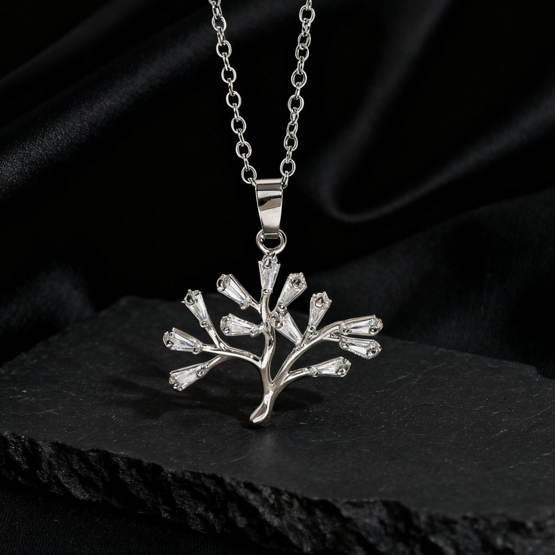 Wholesale Copper Tree Of Life Hollow Pendant Necklace For Women Chic Collarbone Chain Stylish Jewelry Accessory For Gift And Resale