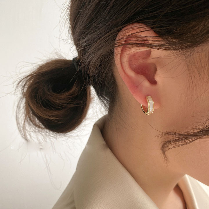 Wholesale Minimalist Circle Shell Earrings Silver Plated Boutique Resale