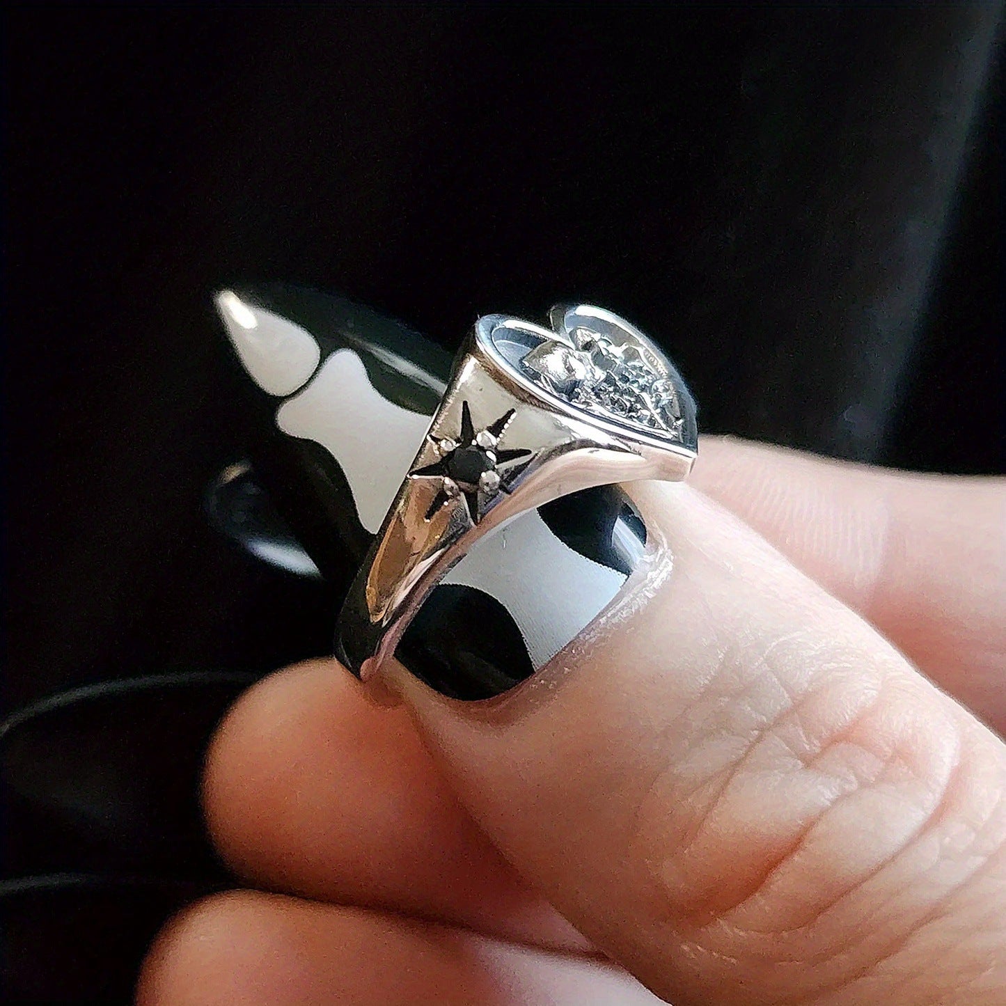 Wholesale Gothic three-dimensional skull heart ring
