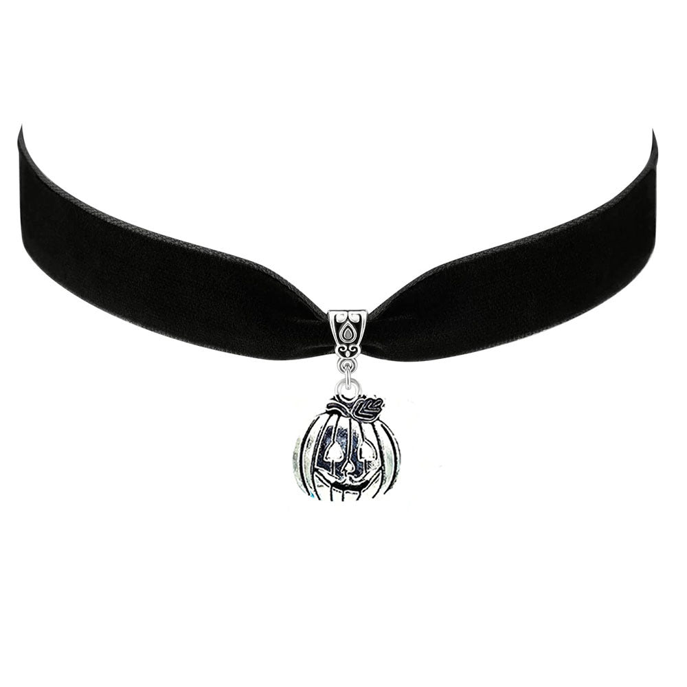 Wholesale    exaggerated skull Palm pendant necklace