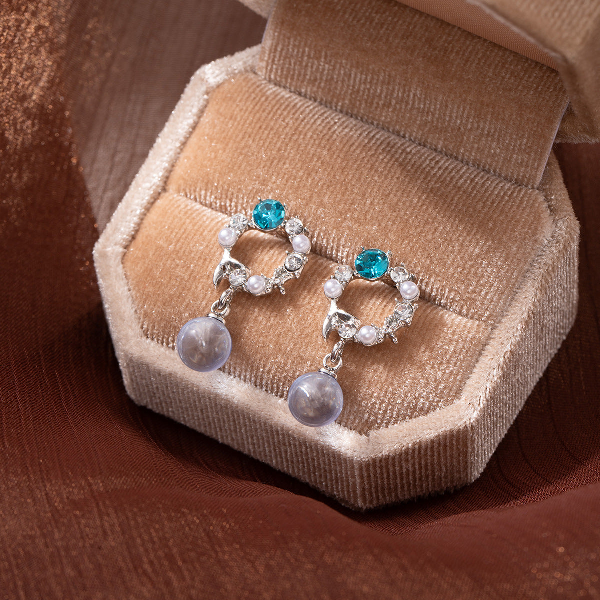 Wholesale Blue crystal earrings