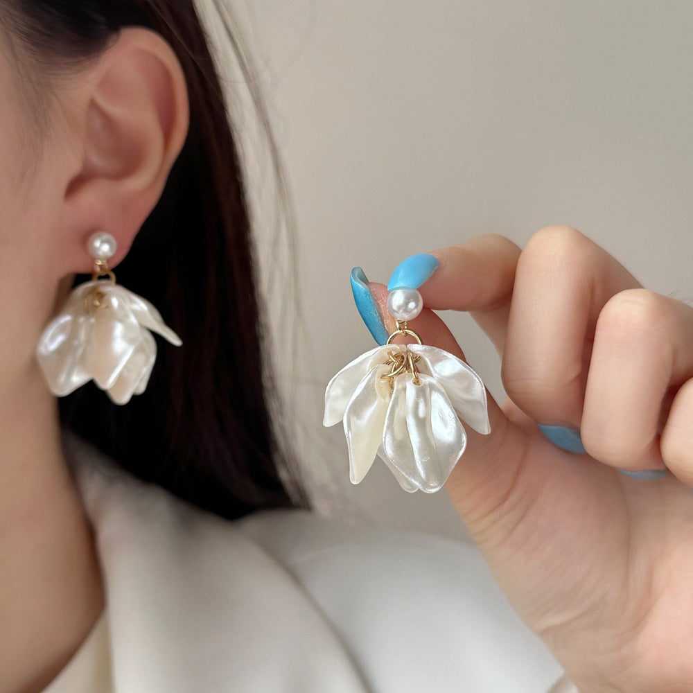 Wholesale Chic Acrylic Petal Tassel Earrings Flower Design Fashion Jewelry Accessory