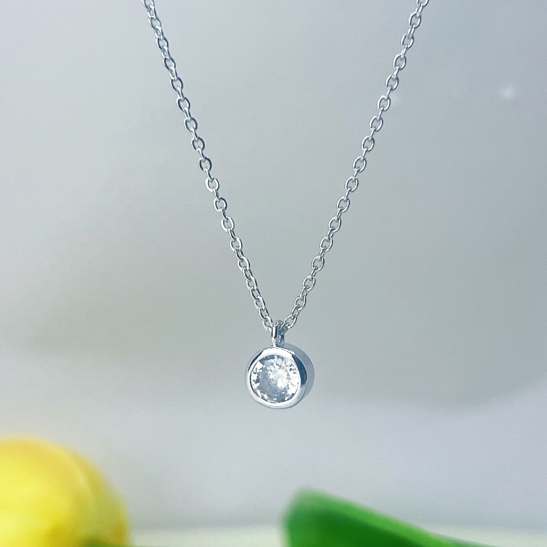 Wholesale Korean Style Minimalist Goldtone Single Stone Collarbone Necklace Fashion Layering Accessory For Women
