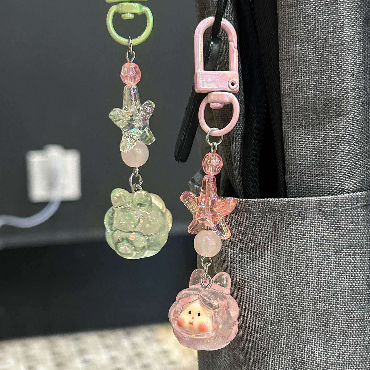 Wholesale Cute cartoon beaded keychain