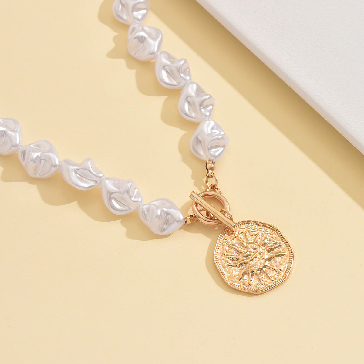 Wholesale temperament niche clavicle chain alloy sun pendant necklace