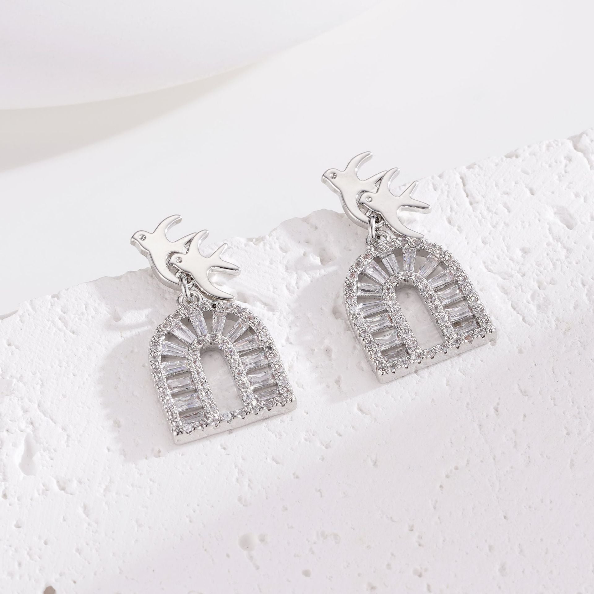 Wholesale  Micro-inlaid Zircon U-shaped Line Earrings