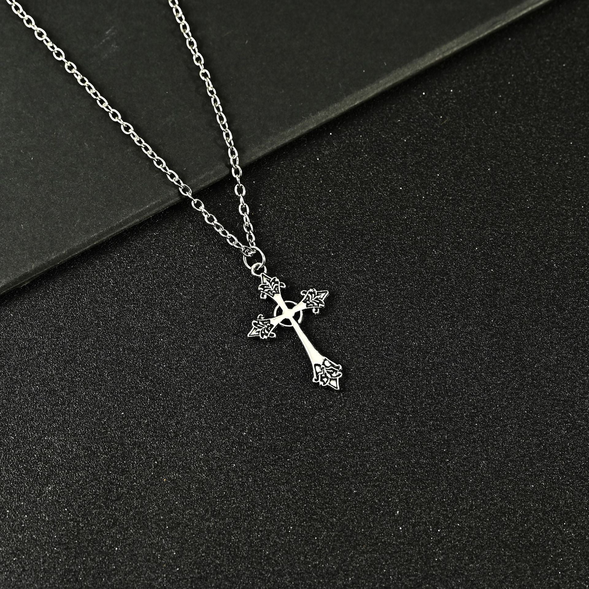 Wholesale Zinc Alloy Electroplated Diamond Cross Pendant Necklace Retro Street Style Fashion Jewelry Accessory For Casual Gift