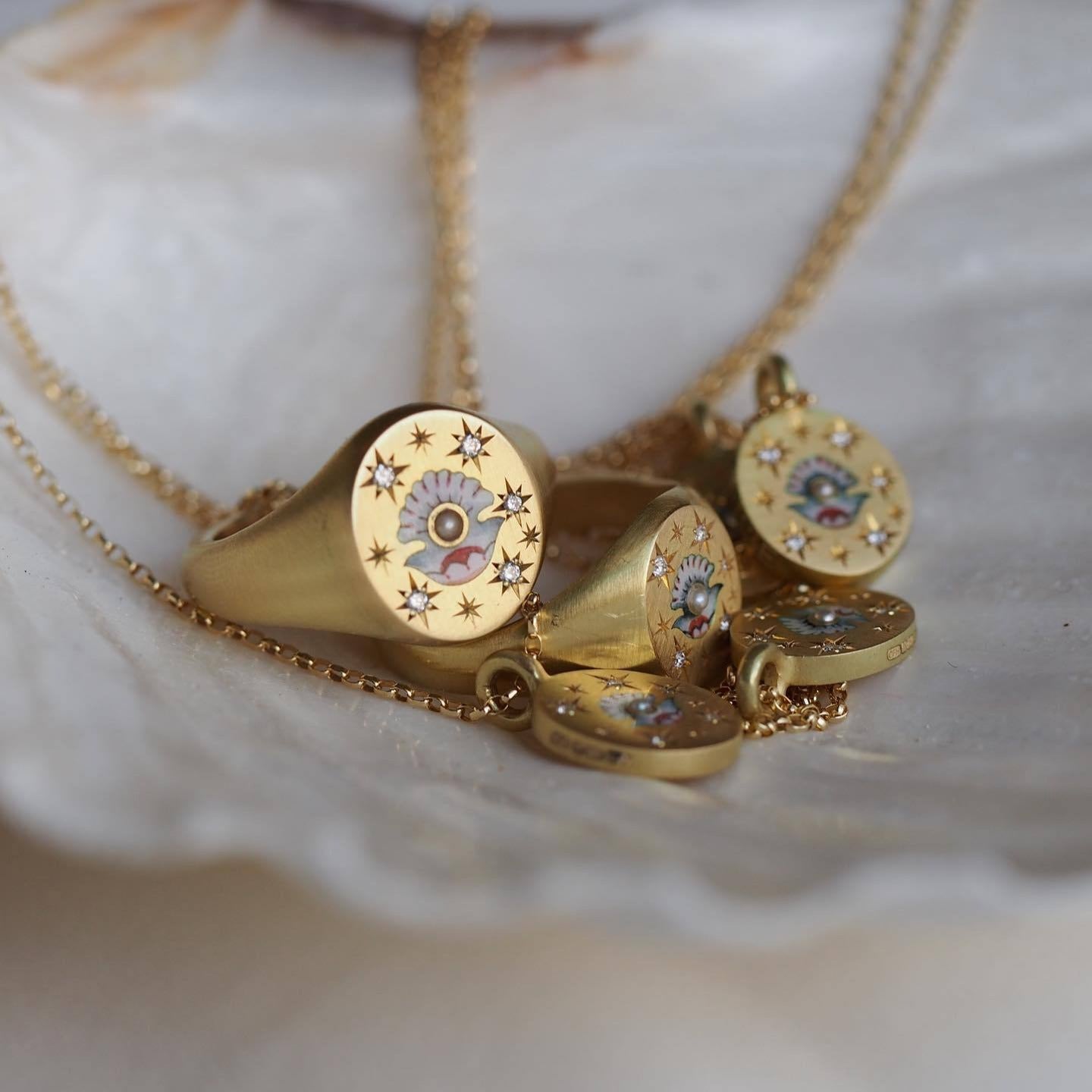 Wholesale stainless steel light luxury flower love necklace