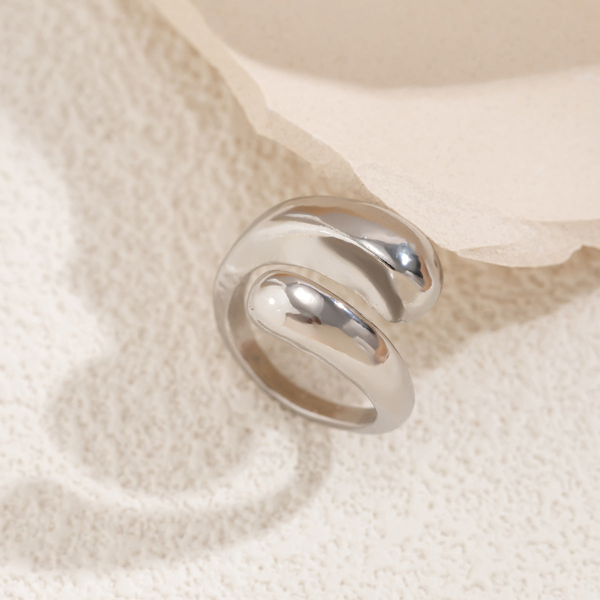 Wholesale Spring-opening choker metal necklace