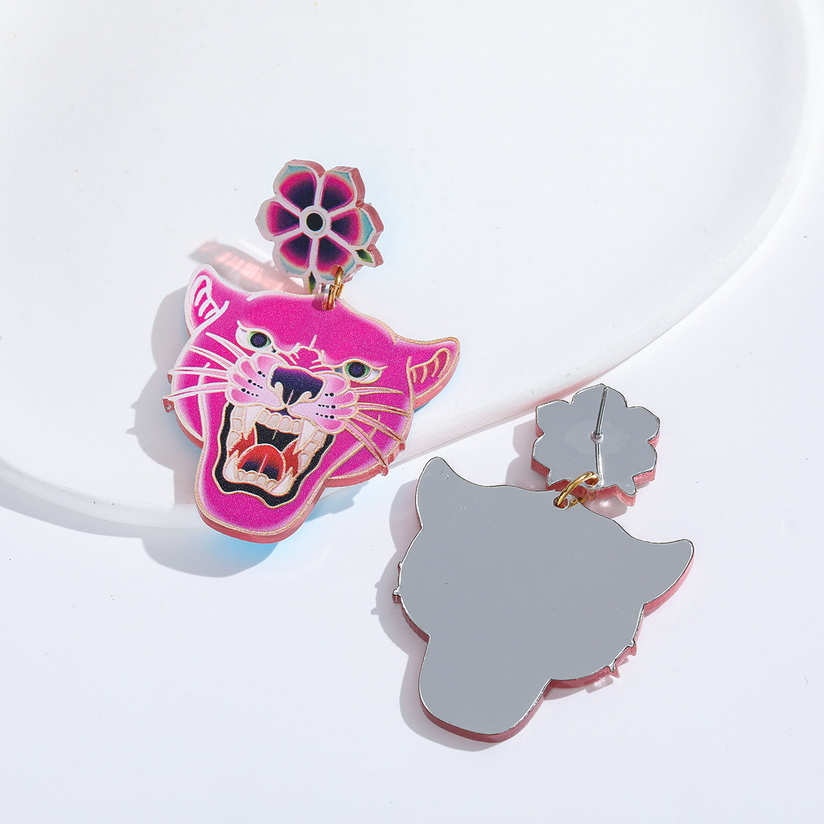 Wholesale personality fashion animal earrings