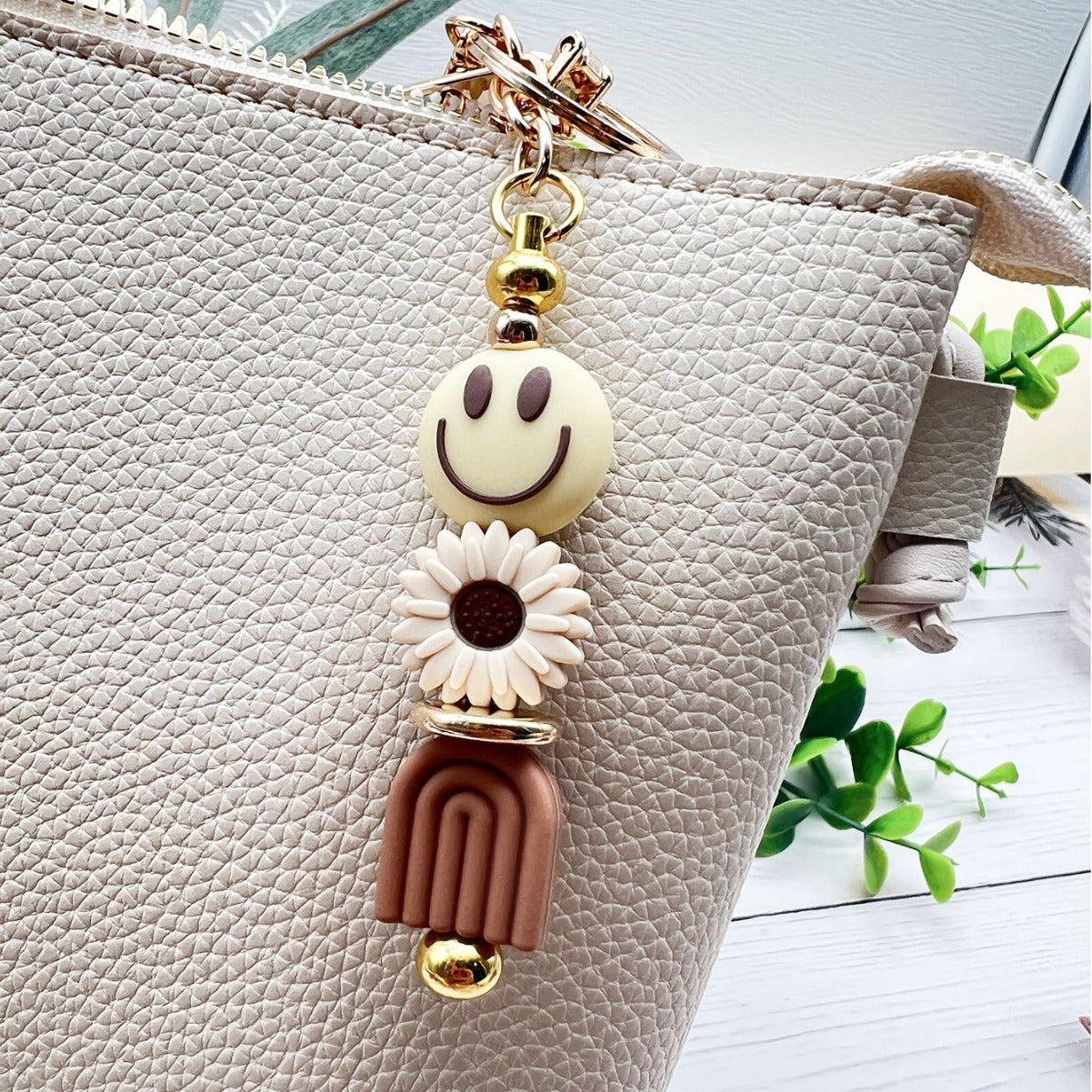 Wholesale Silicone Bead Keychain With Cute Face Bow Dot Pattern Decorative Bag And Key Accessory