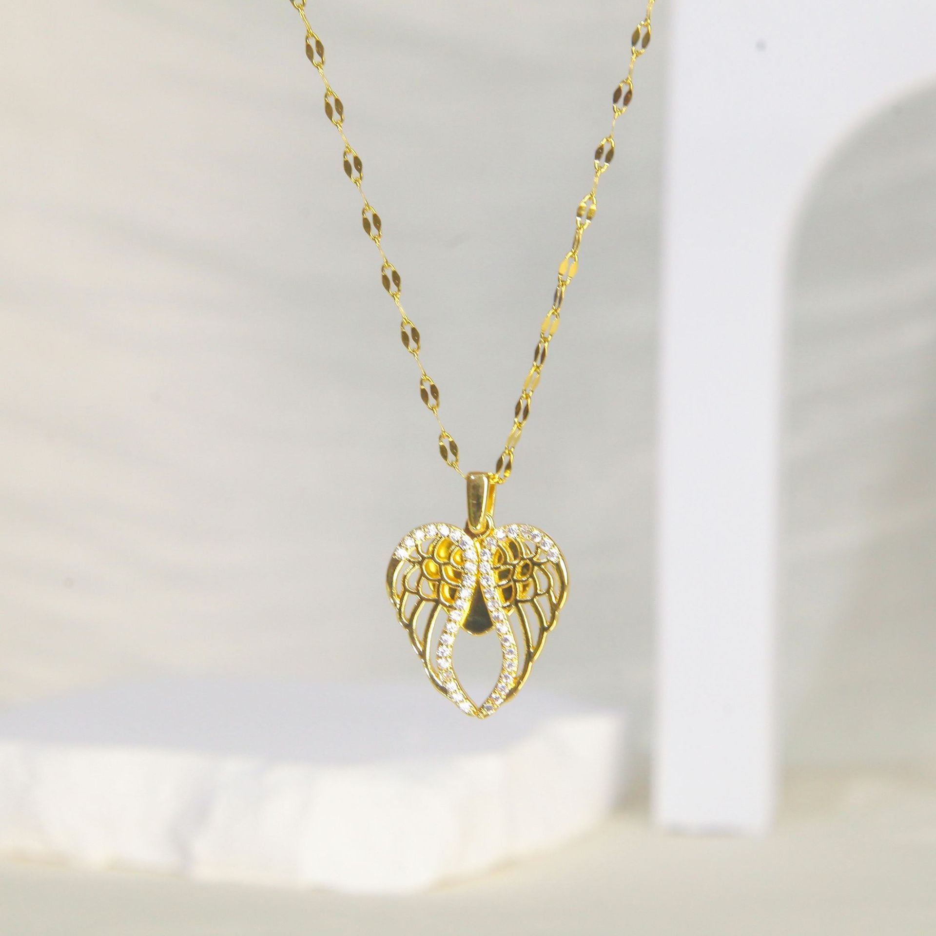 Wholesale Titanium Steel Love Angel Wings Necklace Full Diamond  Heart-shaped Necklaces