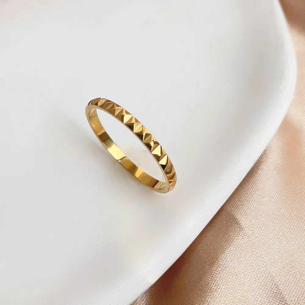 Wholesale Simple Cold Style Rivet Neutral Ring Striped Titanium Steel Ring