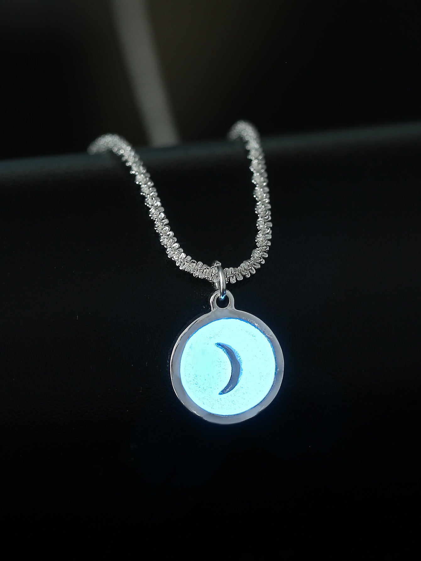 Wholesale Silver creative  moon oil drop luminous glowing blingbling cauliflower necklace