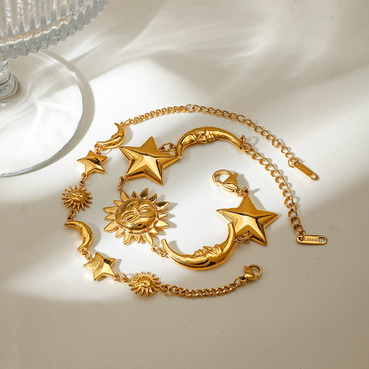 Wholesale  Casual Vacation Style Beach Portrait Sun ing High-End Gold Bracelet for Women