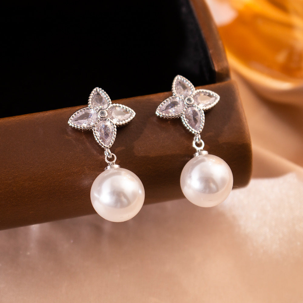 Wholesale  Zircon Four-leaf Clover Pearl Earrings