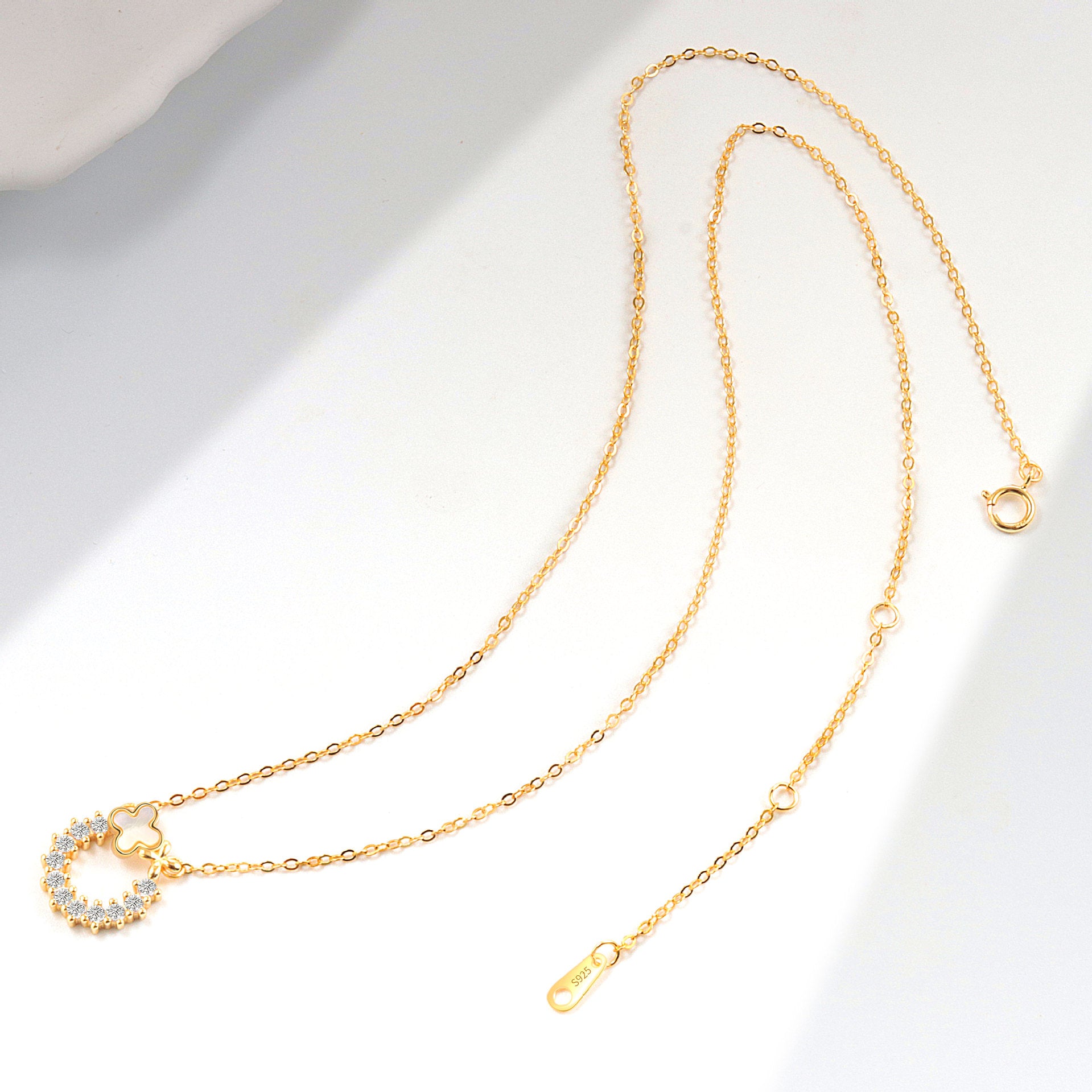 Wholesale S925 sterling silver light luxury niche four-leaf clover zircon necklace