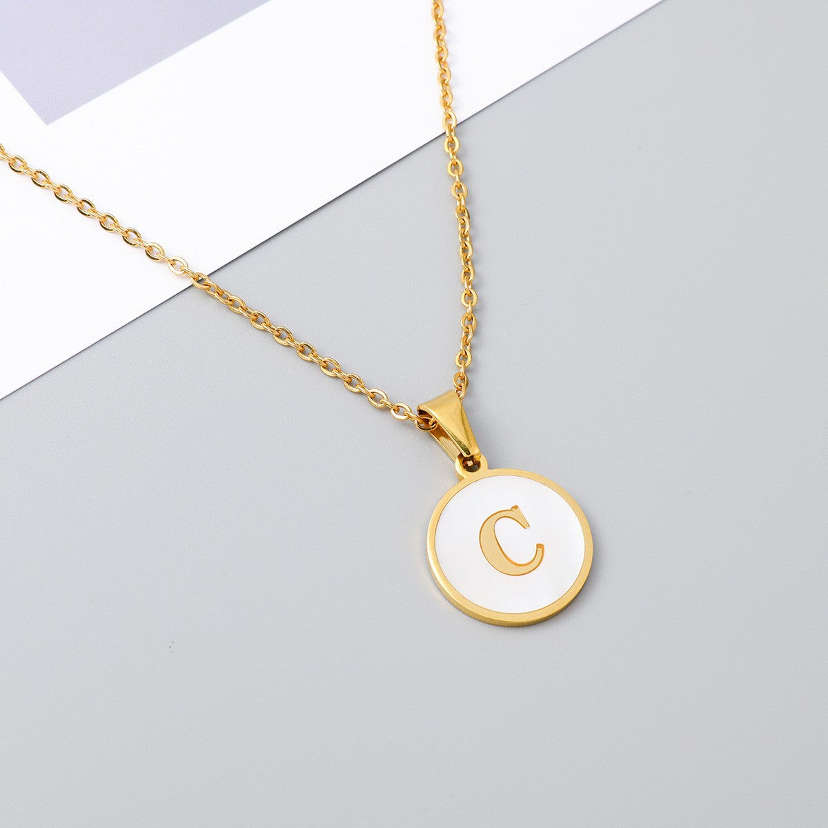 Wholesale Round Stainless Steel Gold Plated Letter Pendant Necklace for Women Fashion Accessory Gift