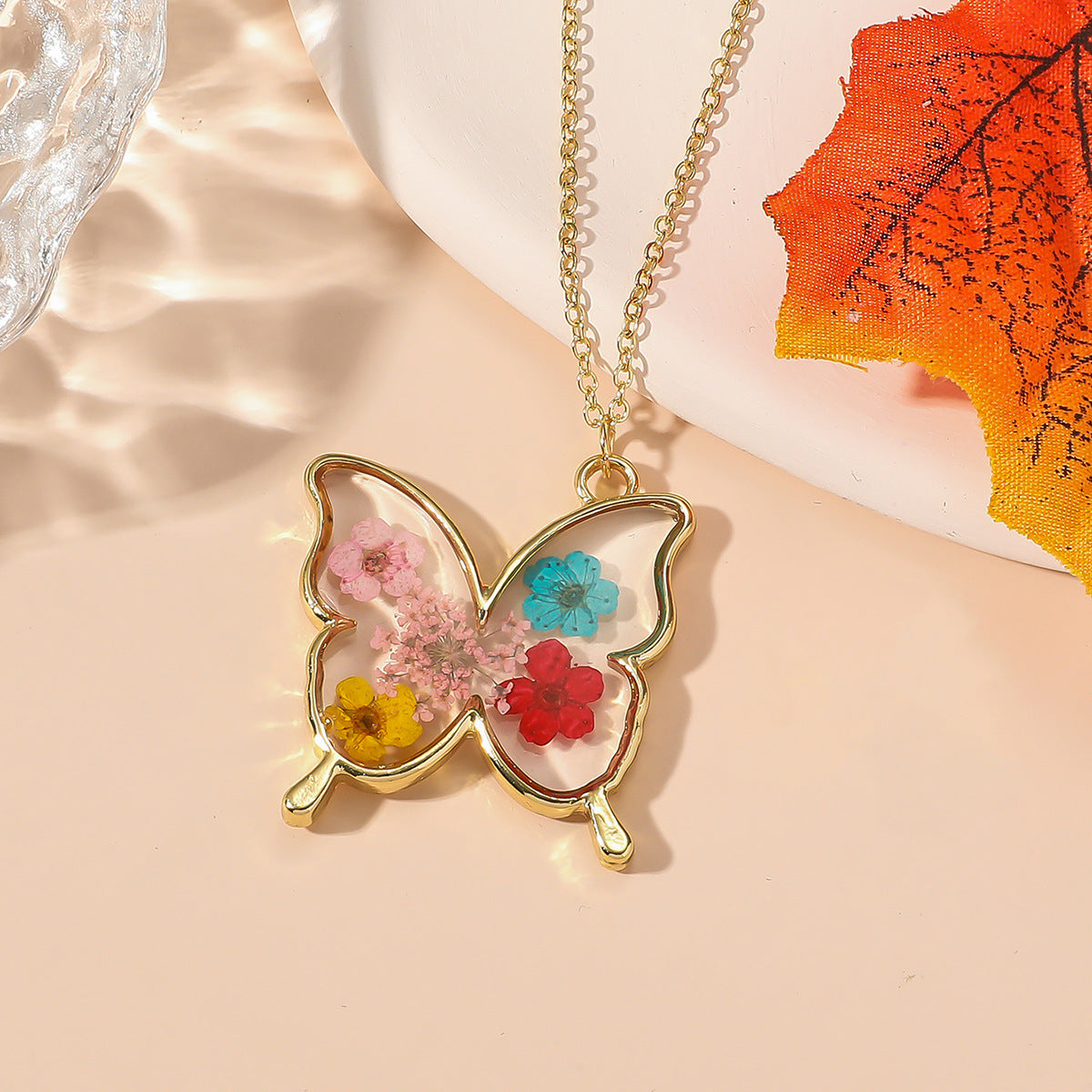 Wholesale Resin Butterfly &  Flower Necklace Dripping Glue Pendant Daily Wear Jewelry Accessory