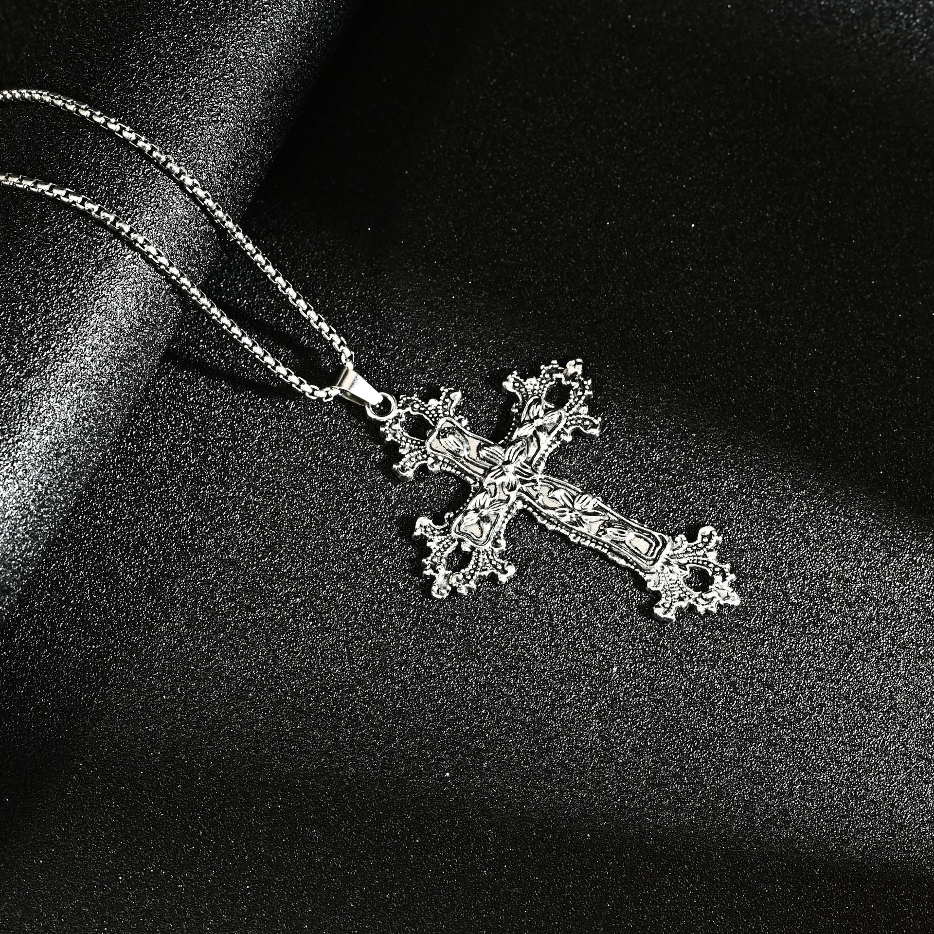 Wholesale Antique Silver Zinc Alloy Cross Necklace Hip Hop Punk Pendant Trendy Jewelry Accessory Gift Resale