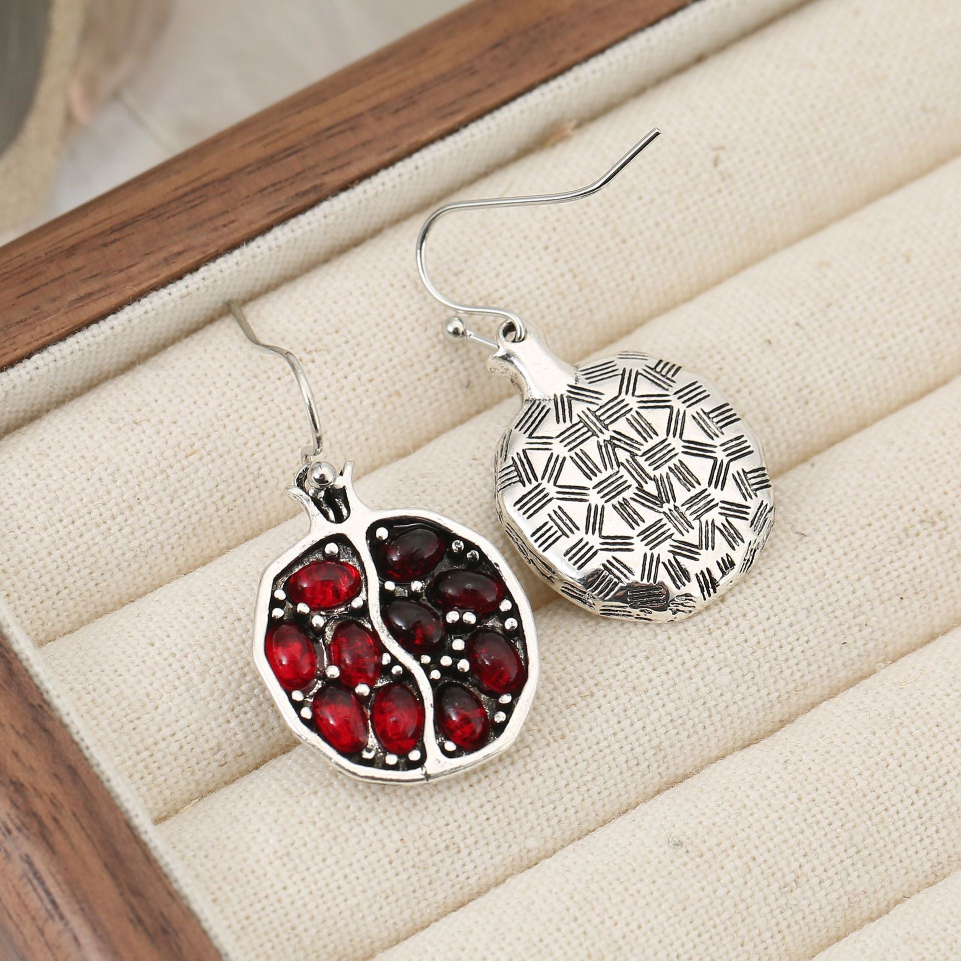 Wholesale Bohemian Red Pomegranate Drop Earrings Gold Zinc Alloy Jewelry Accessory