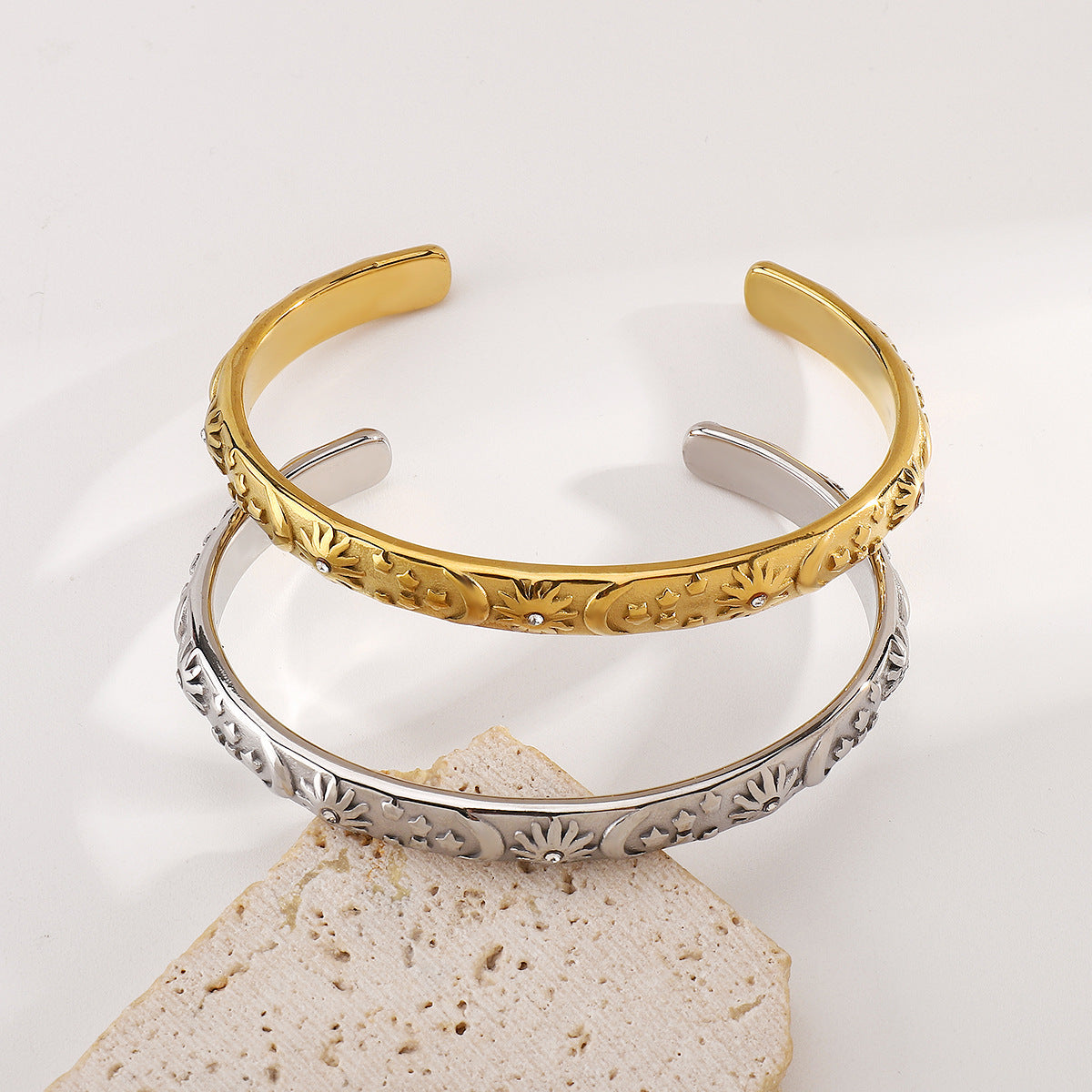 Wholesale embossed star and moon pattern inlaid zircon bracelet stainless steel elegant versatile bracelet