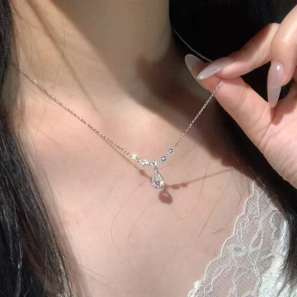 Wholesale Electroplated Alloy Mermaid Tears Pendant Necklace Stylish Gift For Women