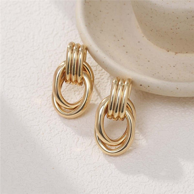 Wholesale  three ring personality retro light luxury wind earrings