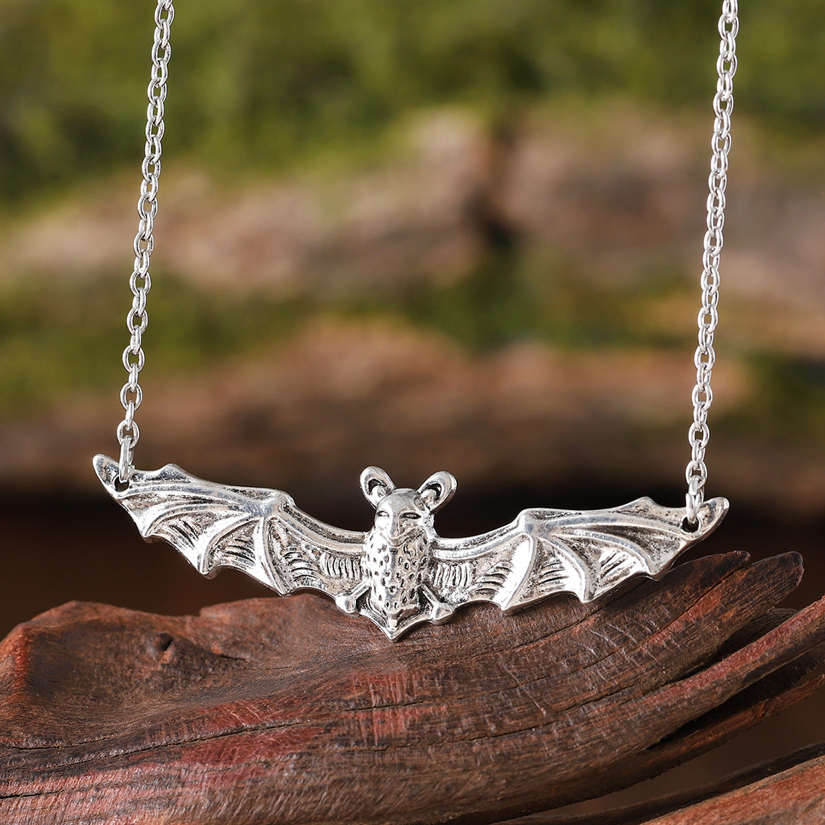 Wholesale Zinc Alloy Ancient Silver Bat Pendant Necklace Gothic  Punk Fashion Accessory Gift