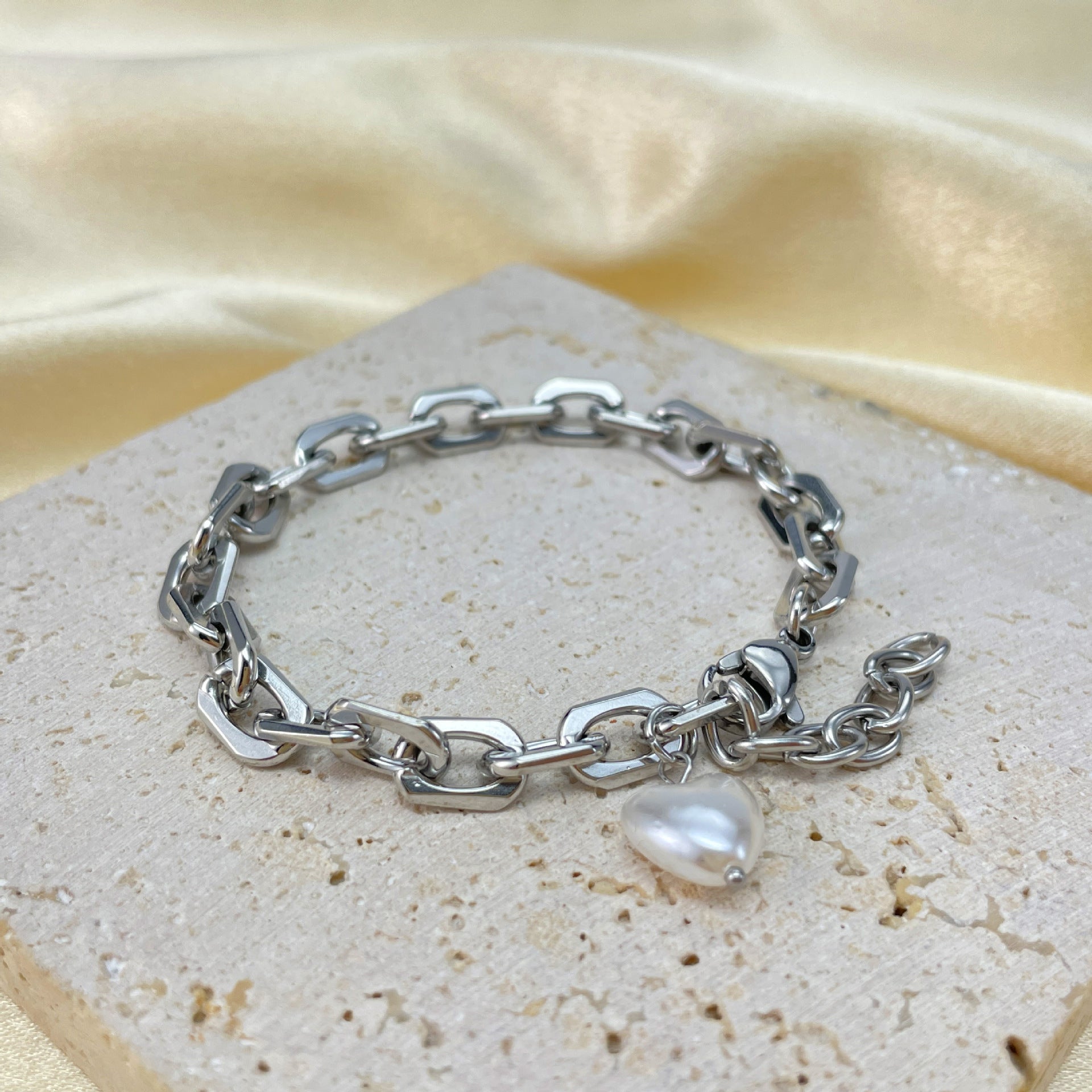 Wholesale titanium steel love pearl bracelet