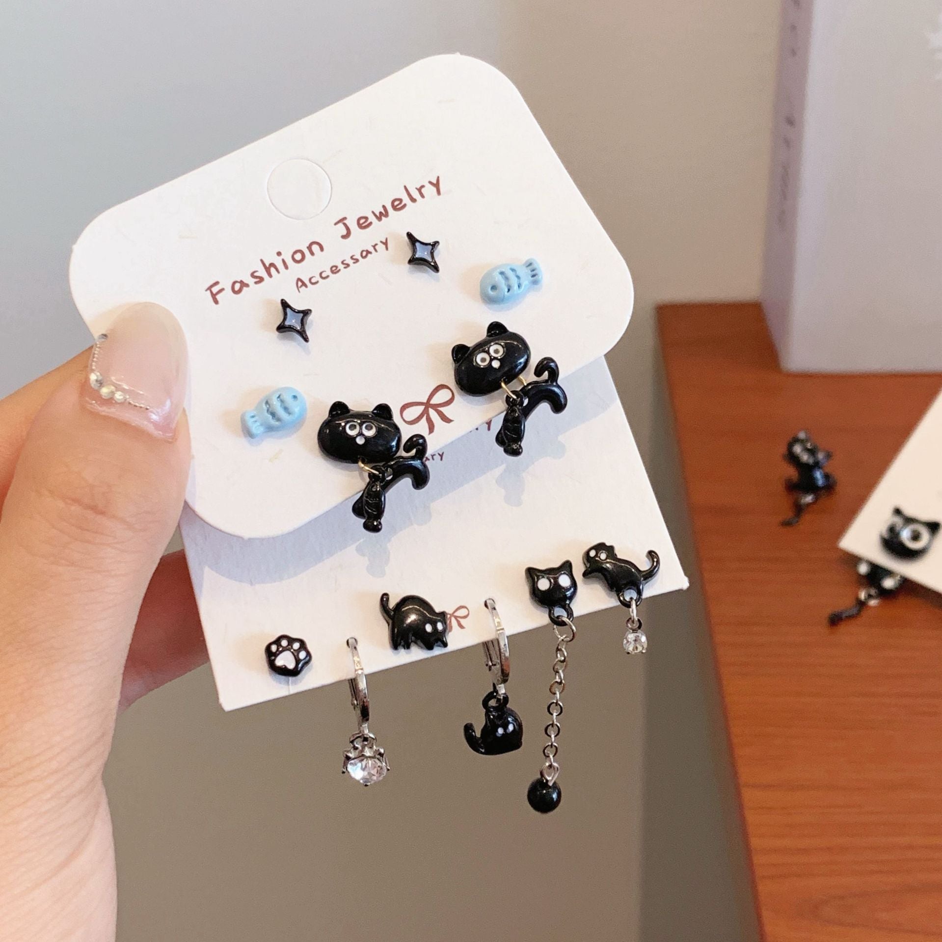 Wholesale Trendy Black Cat Earring Set,  Cute Cat Tail Design,  Silver Needle,  Zinc Alloy Drip Oil,  Everyday Jewelry Accessory