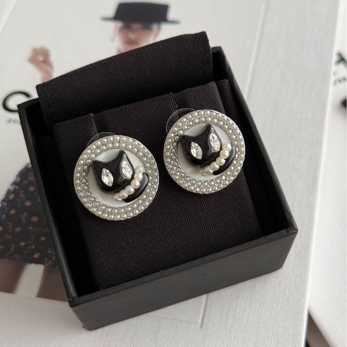 Wholesale Cat black oil drop earrings