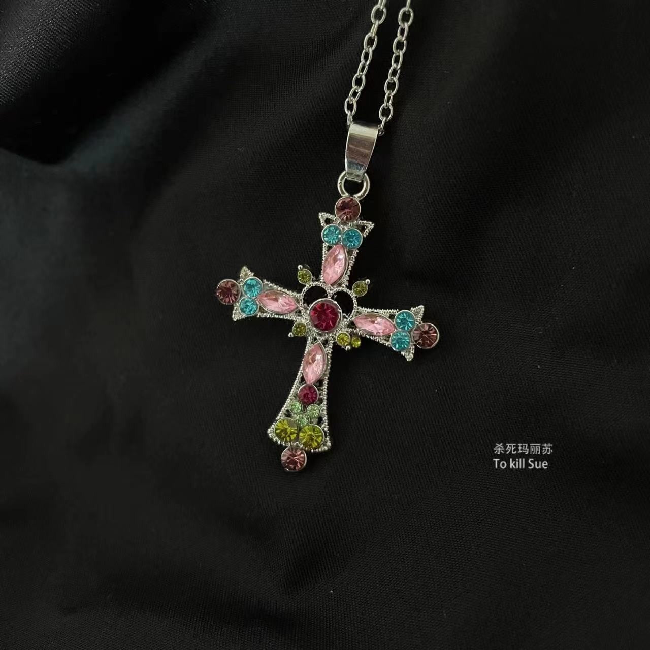 Wholesale Zinc Alloy Electroplated Pink Cross Pendant Necklace,  Gothic Y2K Layering Choker,  Trendy Jewelry Accessory for Women