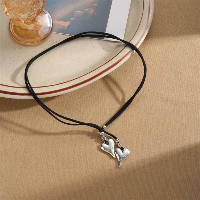 Wholesale Alloy Zircon Elephant Heart Pendant Necklace Retro Vintage Charm Trendy Jewelry Accessory For Gift