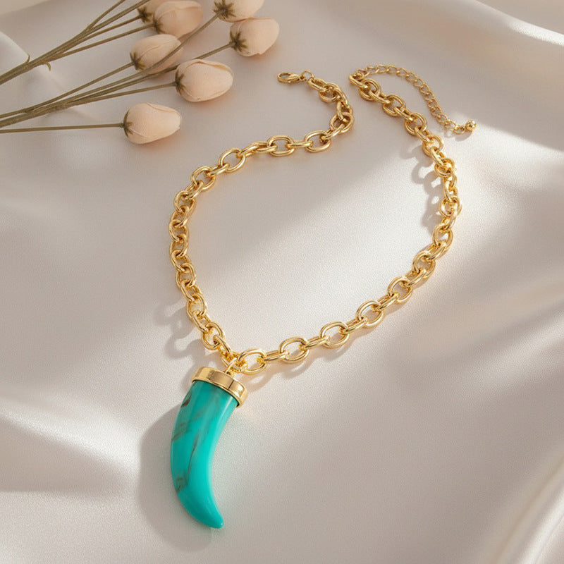 Wholesale Retro Multi-Color Resin Pendant Necklace,  Trendy Fashion Accessory for Layering or Gift