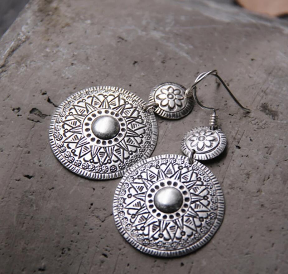 Wholesale Retro Ethnic Patterned Round Drop Earrings Ancient Silver For Everyday Fashion Accessory