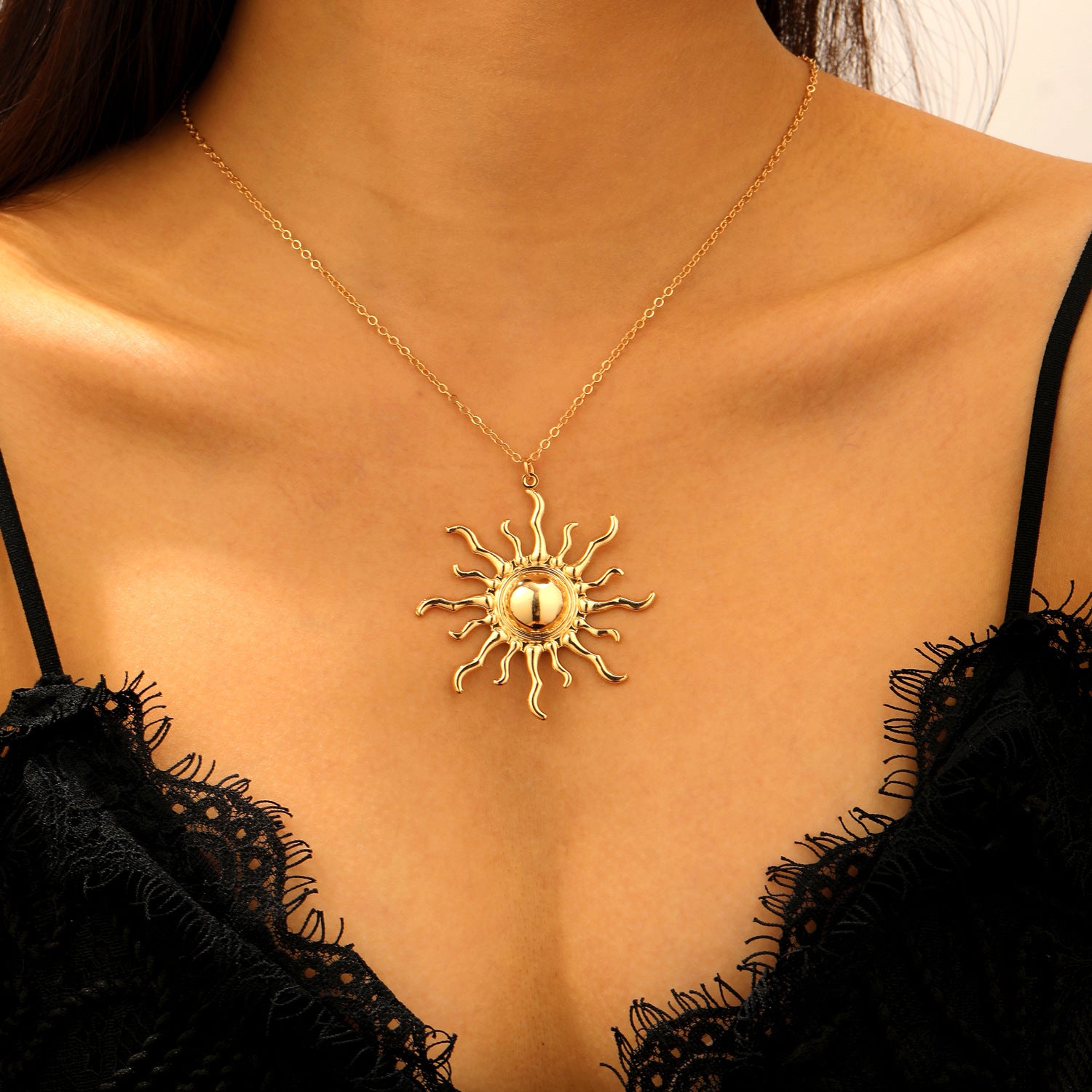 Wholesale Gold Electroplated Alloy Sun Flame Pendant Layered Necklace For Women Fashion Jewelry Accessory