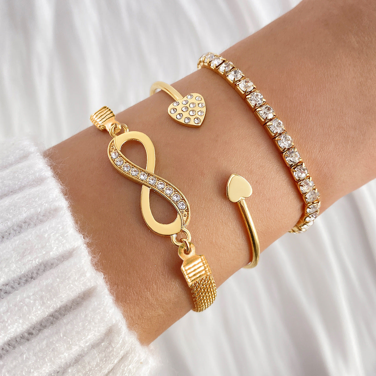 Wholesale Gold Electroplated Alloy Heart Infinity Rhinestone Open Cuff Bracelet Set Women' s Jewelry Gift