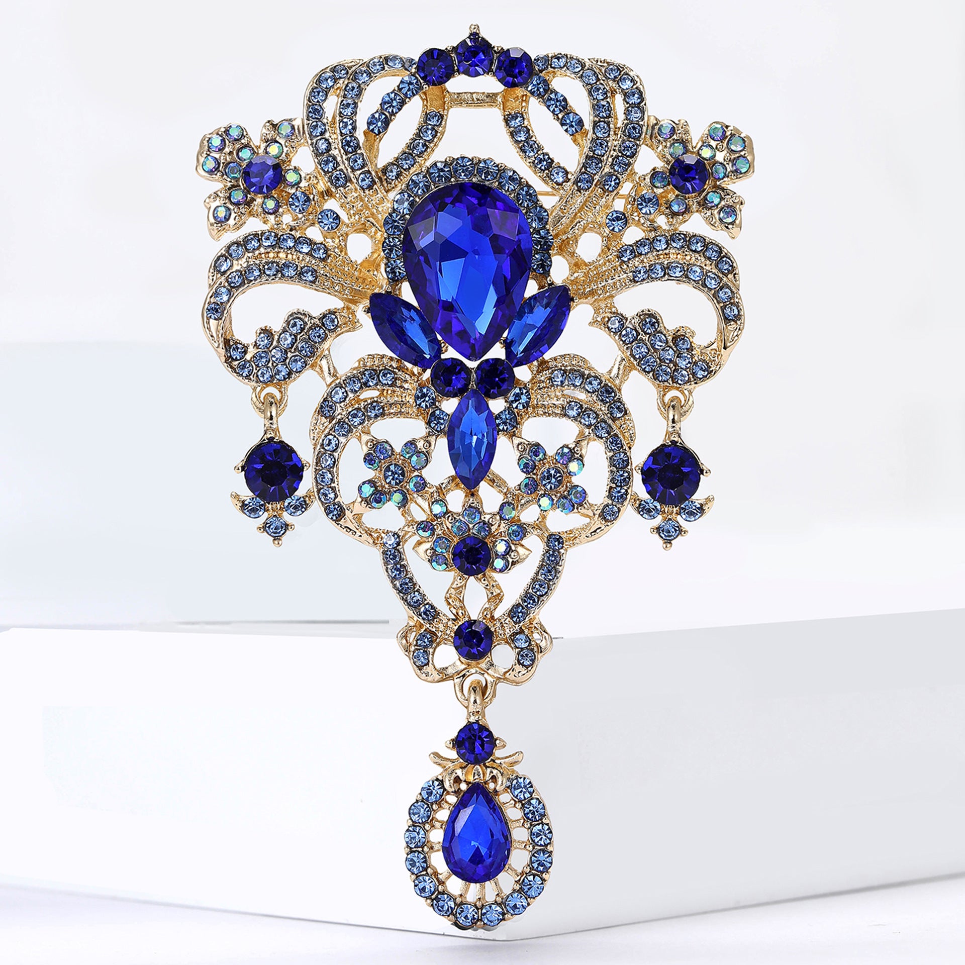 Wholesale Royal Palace Gold Alloy Brooch Pin With Glass Women S Fashion Jewelry Accessory Resale