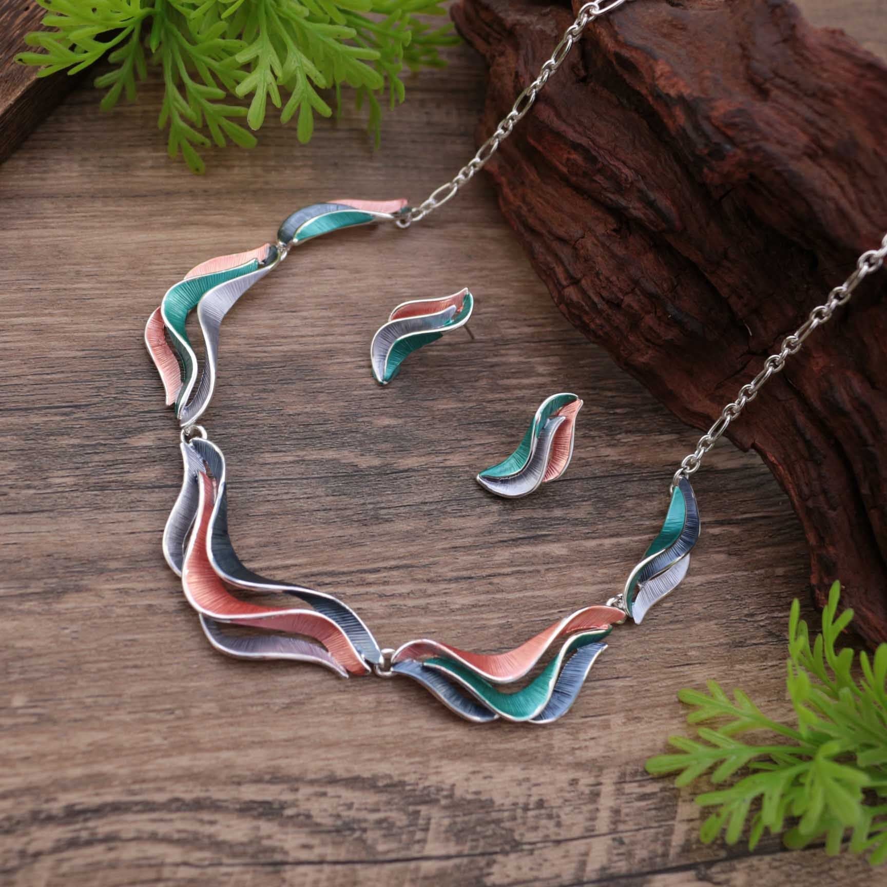 Wholesale Geometric Petal Earrings Necklace Set Irregular Shape Ladies Jewelry