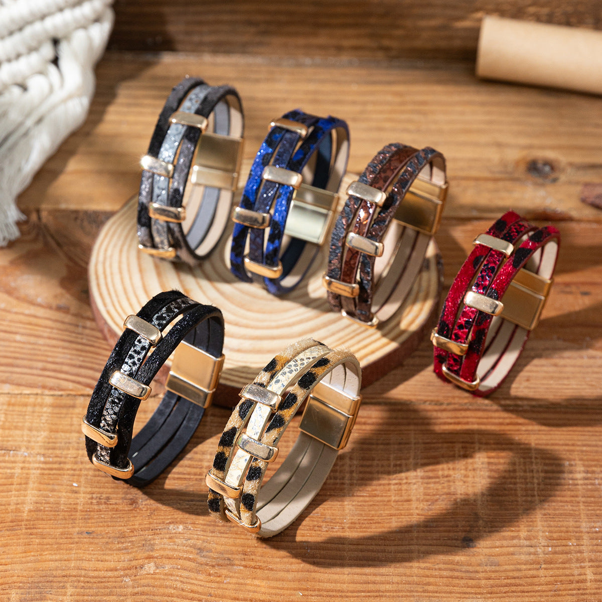 Bracciale in pelle larga a tre strati all'ingrosso