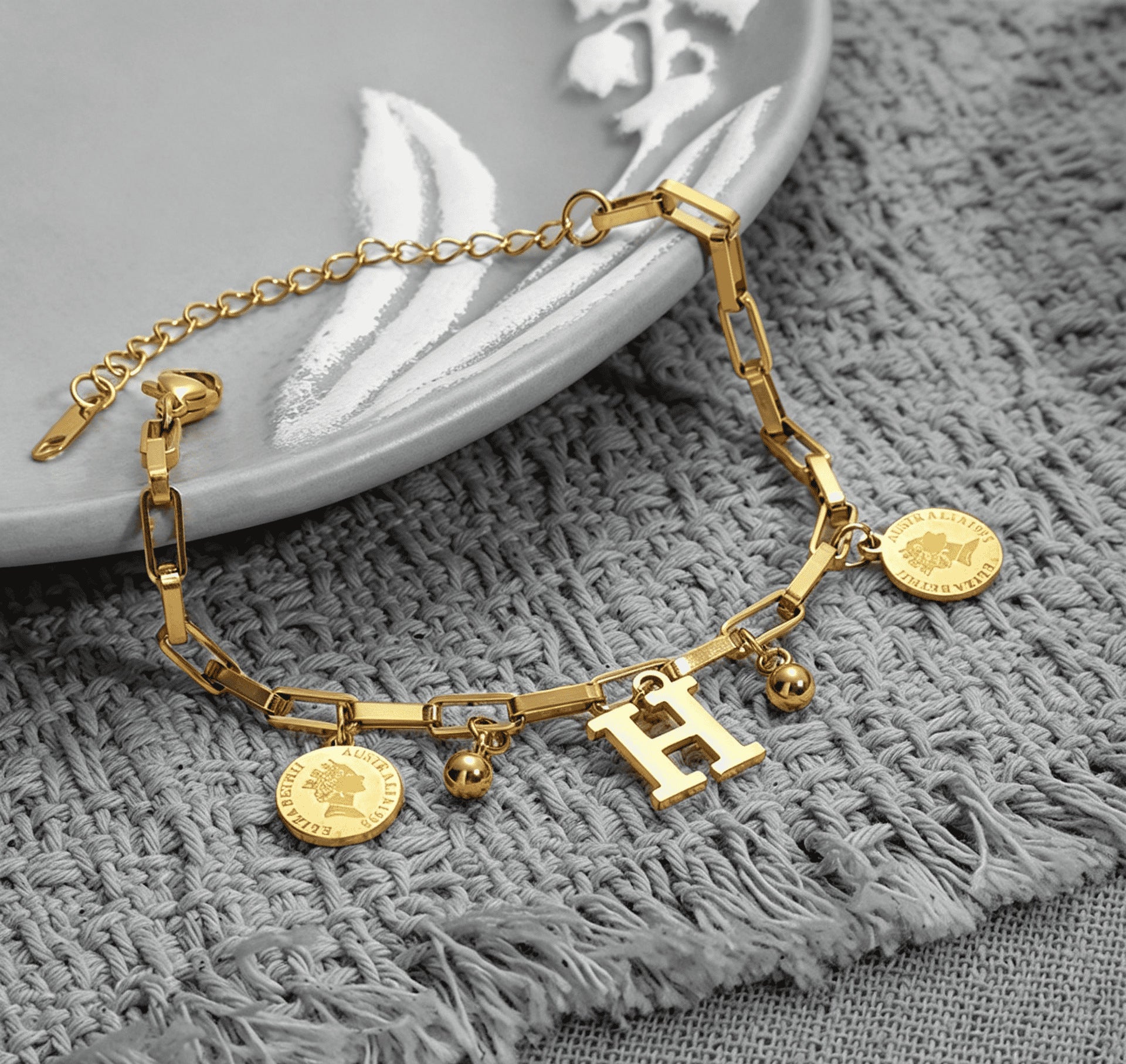 Wholesale Titanium Steel Gold Plated Letter Design Bracelet - Chic Fashion Accessory for Everyday Wear