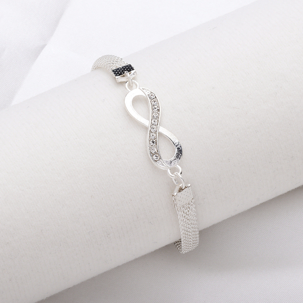 Wholesale Women' s Infinity Symbol Alloy Anklet Bracelet,  Trendy Bright Silver Plated Jewelry for Everyday Gift Boutique Resale