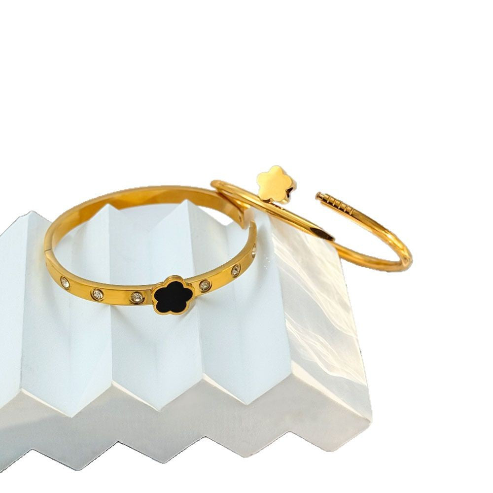 Wholesale Titanium steel flower diamond bracelet