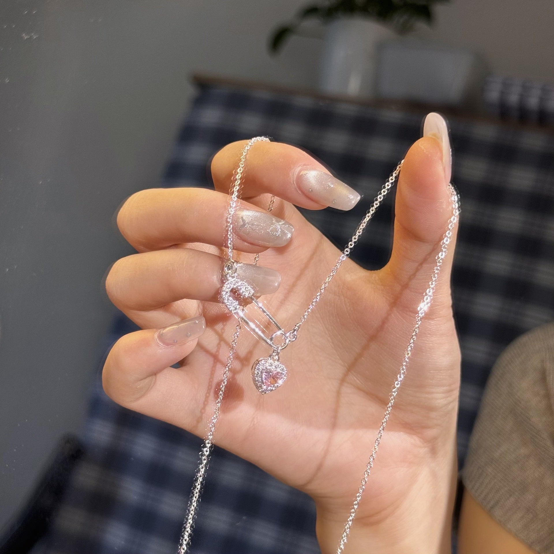 Wholesale Run Princess Heart Zircon Paperclip Necklace Layered Collarbone Chain Fashion Accessory Gift For Women