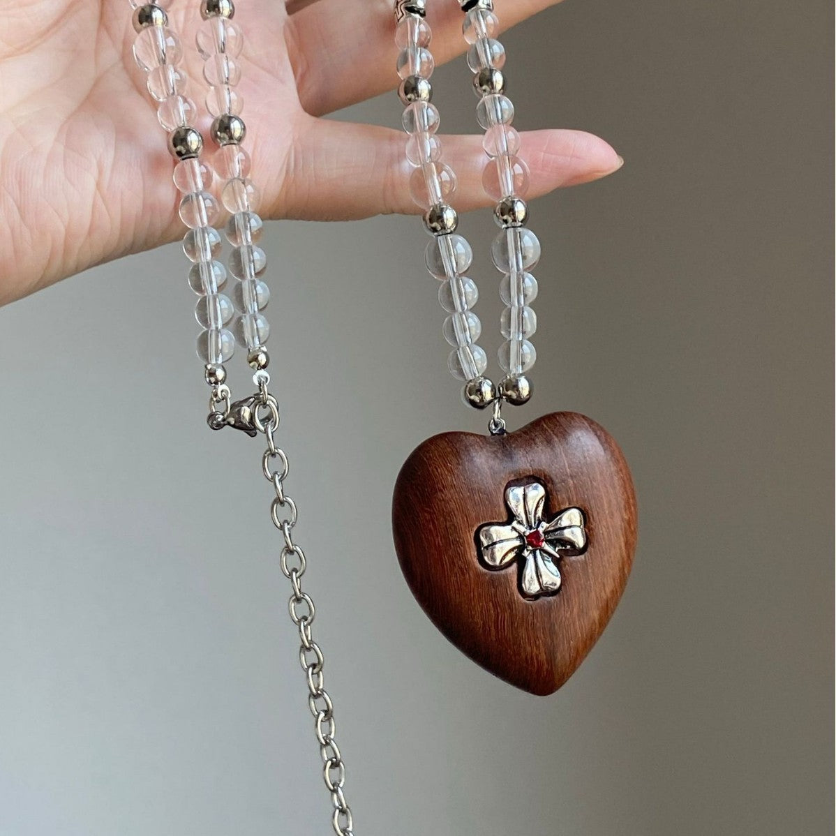 Collana a cuore marrone retrò all'ingrosso