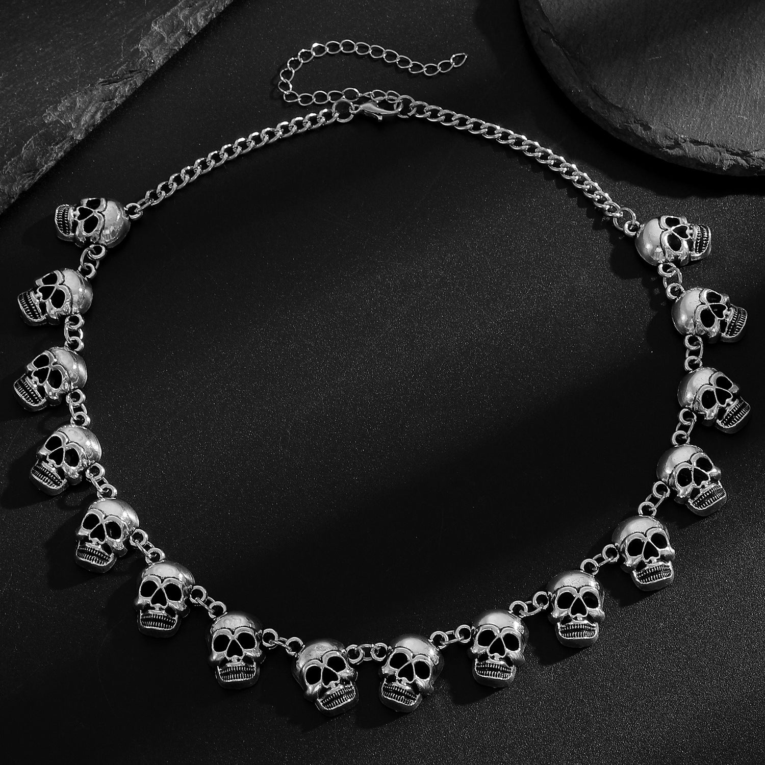Wholesale Zinc Alloy  Skull Pendant Necklace - Gothic Retro Festival Jewelry for Party