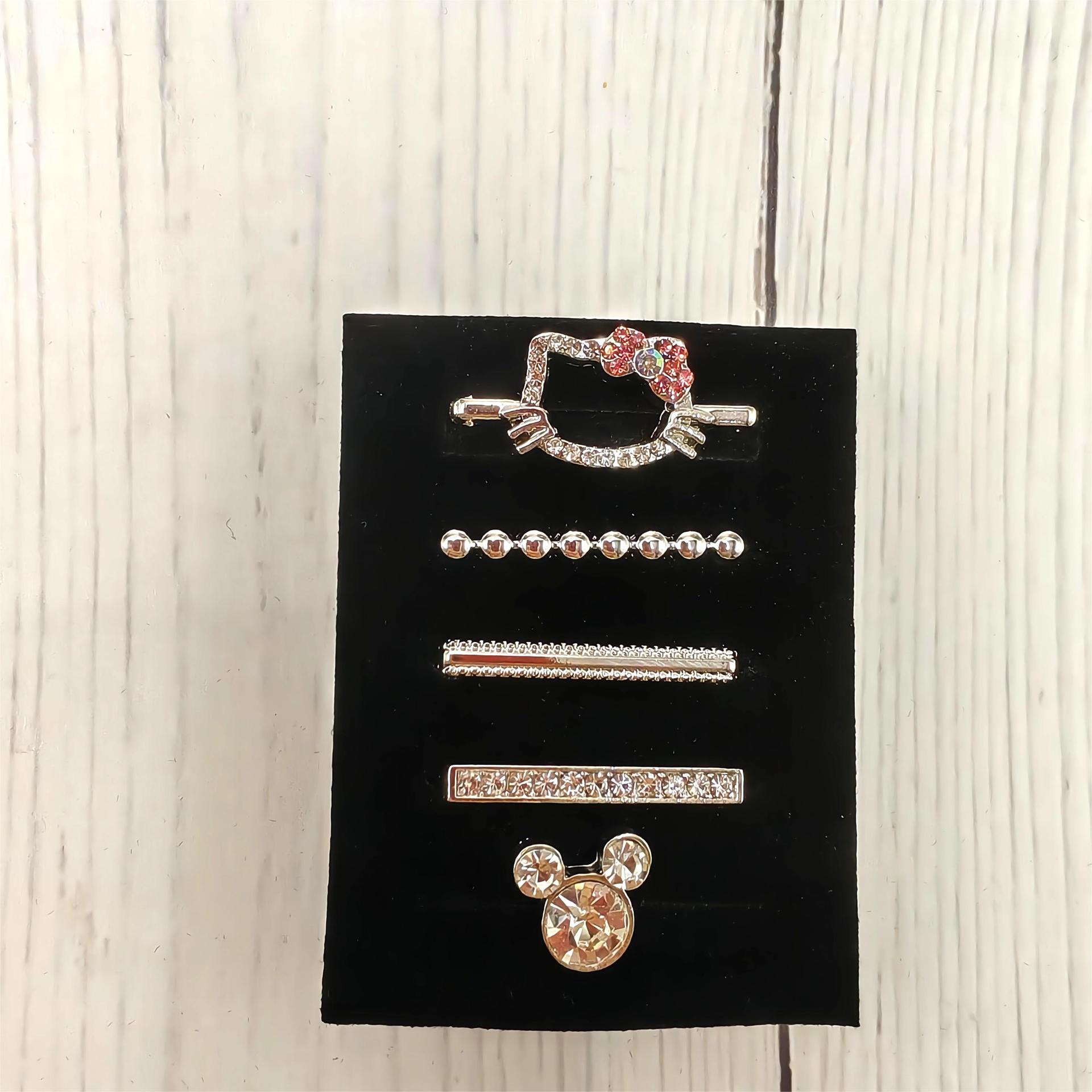 Wholesale Chic Cartoon Rhinestone Decorative Pendant For Silicone Band Gold Plated Alloy Jewelry Accessory