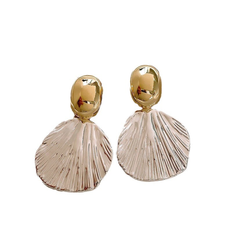 Wholesale European and American Light Luxury Shell Flower Earrings 925 Silver Needle High-grade Earrings Ins Niche Design Elegant Retro Earrings